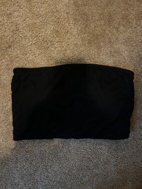 Klassy Network Black Ribbed Cropped Tube Top - L